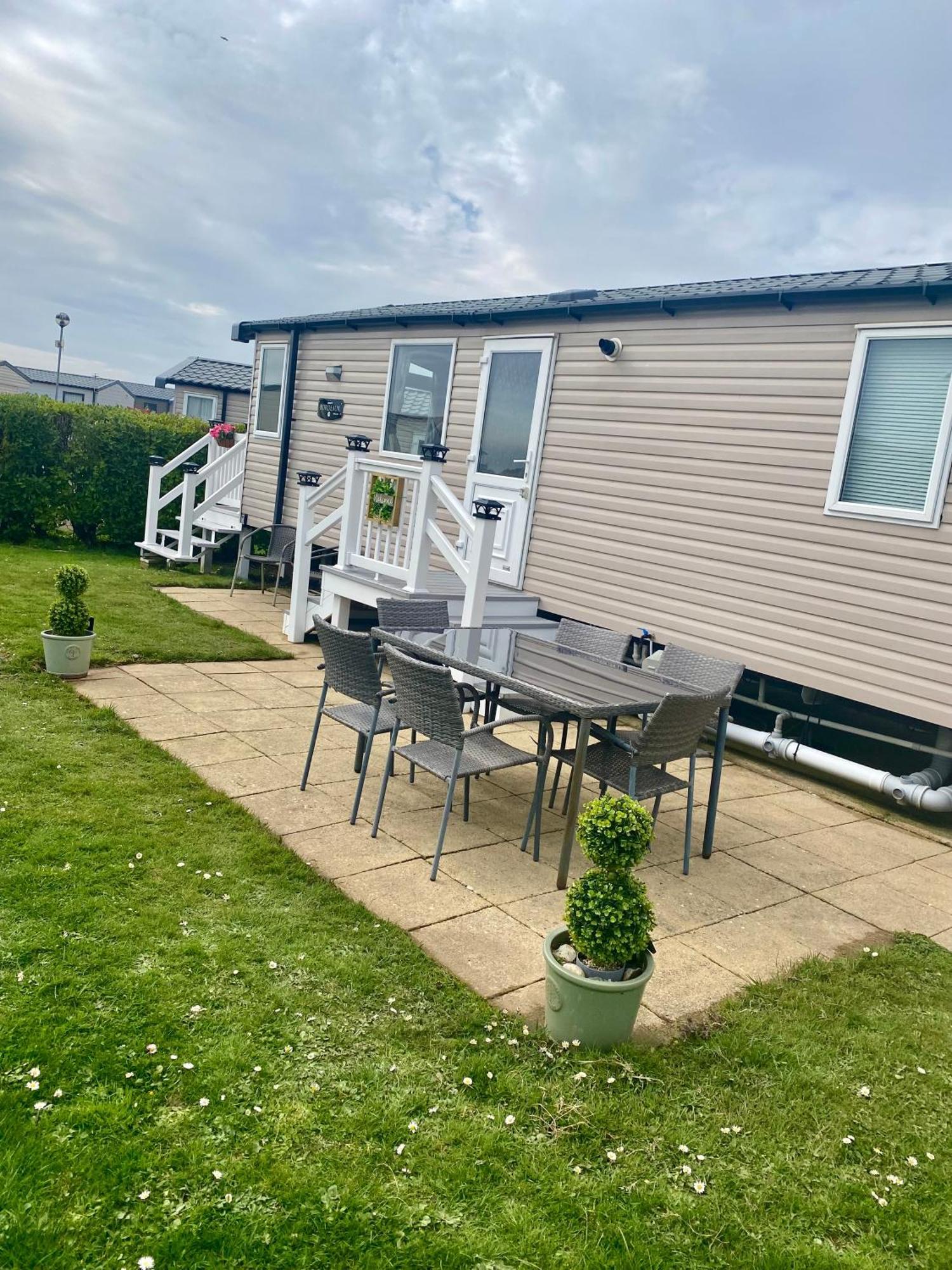 Caravan Church Farm Holiday Village Pagham Eksteriør bilde