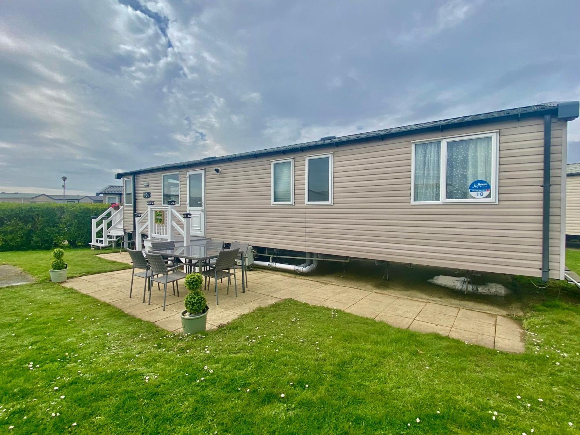 Caravan Church Farm Holiday Village Pagham Eksteriør bilde